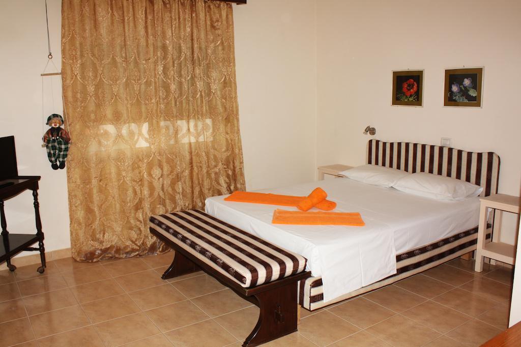 Marku Palace Ksamil Rum bild
